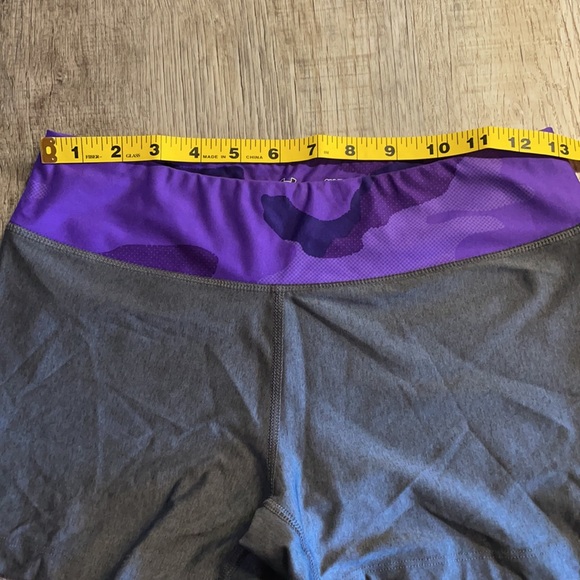 Under Armour Workout Shorts - Picture 4 of 5